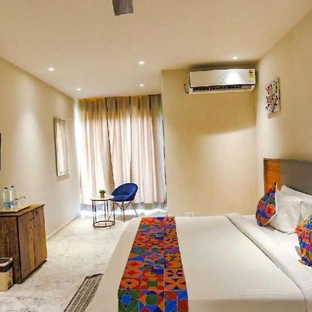 Corbett Jungle Breeze Resort Рамнаґар Екстер'єр фото