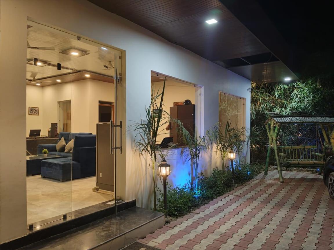 Corbett Jungle Breeze Resort Рамнаґар Екстер'єр фото