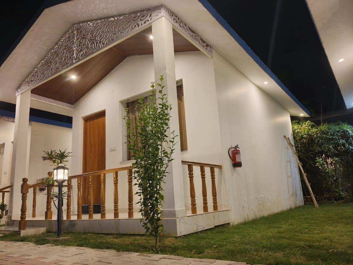 Corbett Jungle Breeze Resort Рамнаґар Екстер'єр фото