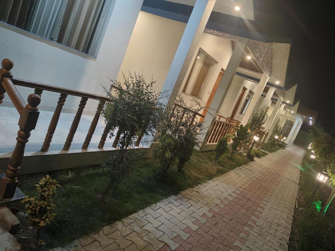 Corbett Jungle Breeze Resort Рамнаґар Екстер'єр фото