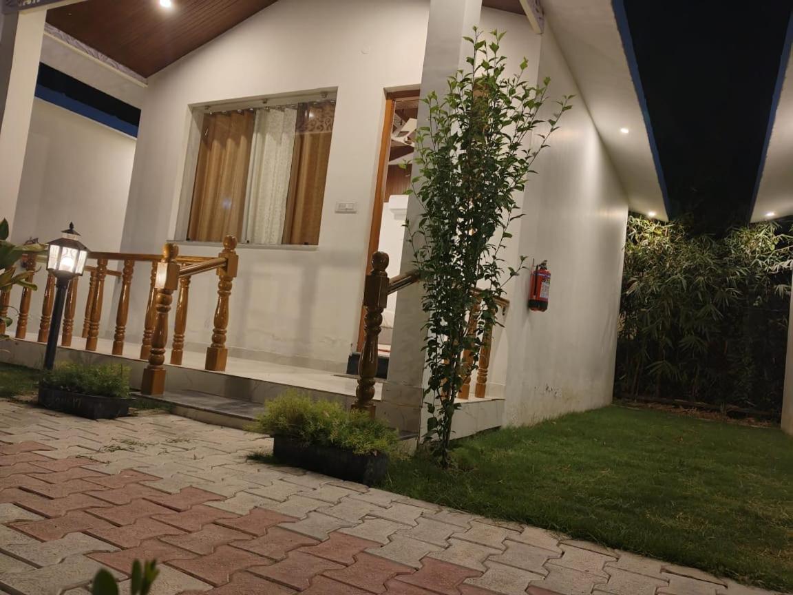 Corbett Jungle Breeze Resort Рамнаґар Екстер'єр фото
